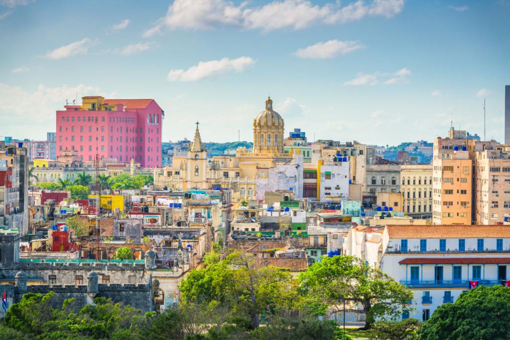 Blick über die Stadt Havanna in Kuba - Einreise mit Kindern - was ihr beachten müsst - Einreise-Guide